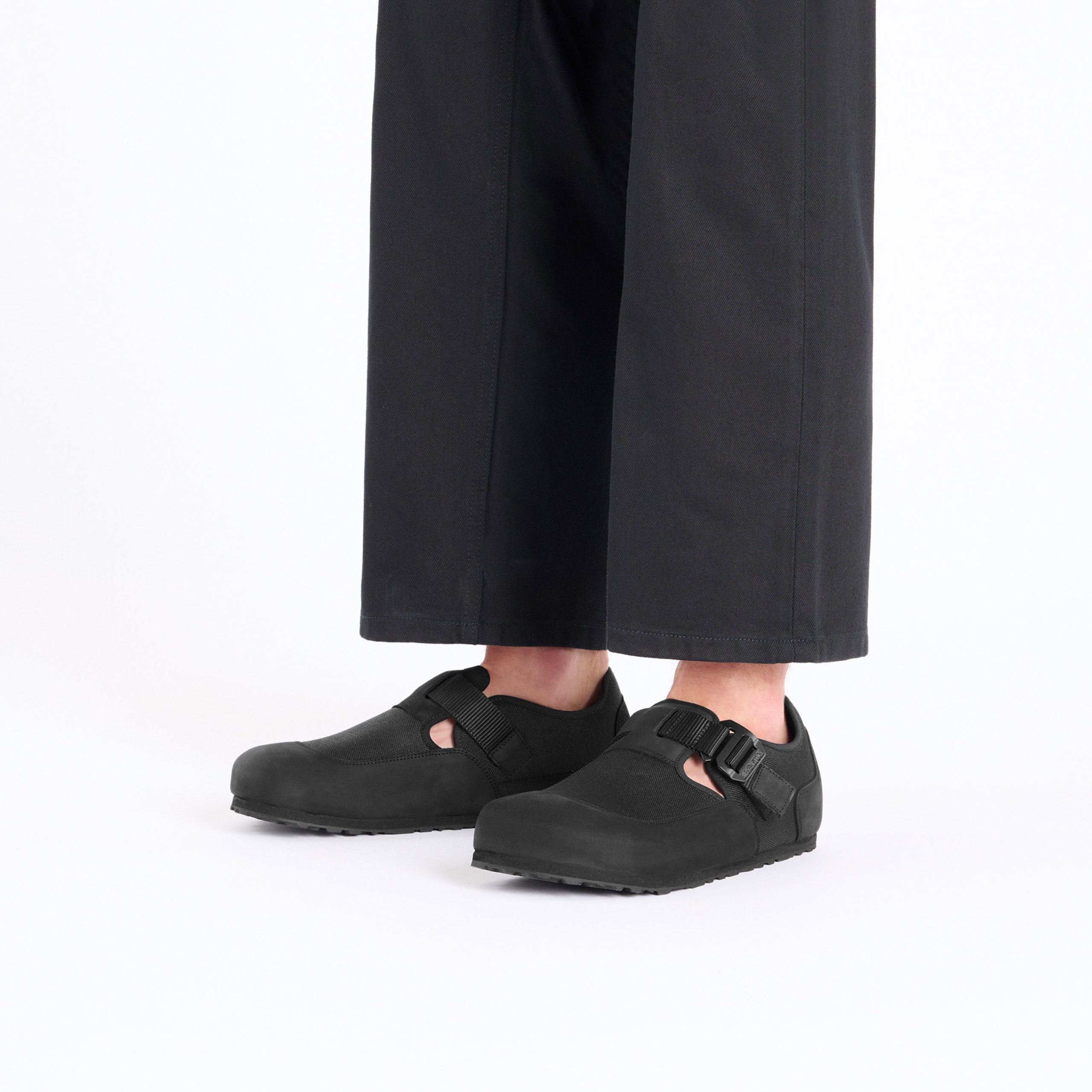 London Nova Black Textile/Nubuck Leather - Image 5